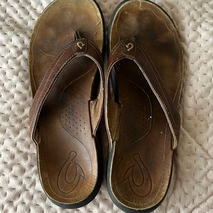 Olukai Leather Flip Flop Sandal brown  size 9